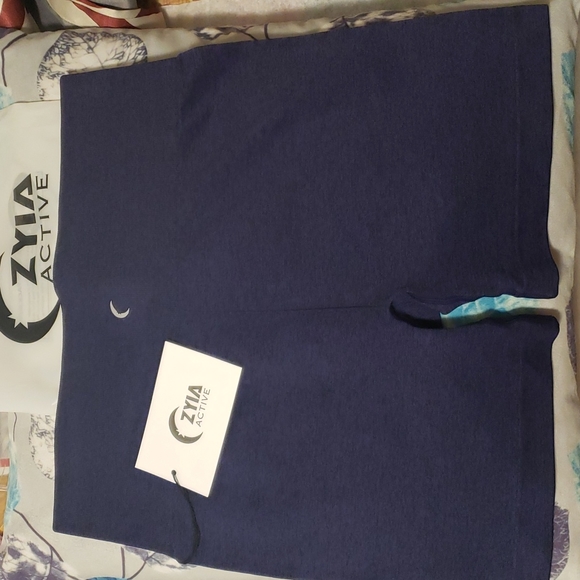 Zyia Dark Navy Seamless Hustle Shorts XL - Picture 9 of 9